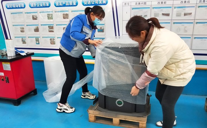 2臺660型號玉米秸稈顆粒機(jī)+生物質(zhì)取暖爐發(fā)往河南